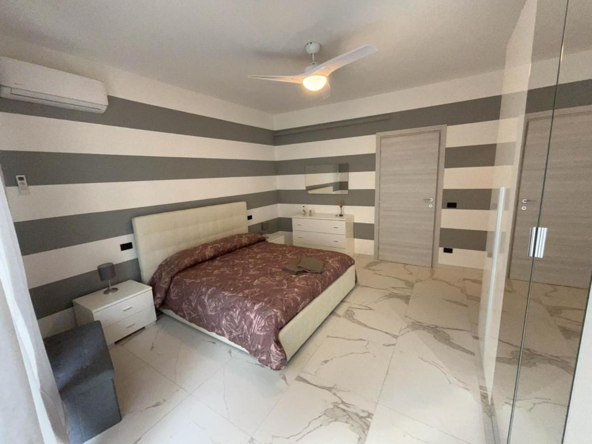 Ferienwohnung Marconi67 Desenzano del Garda Exterior foto
