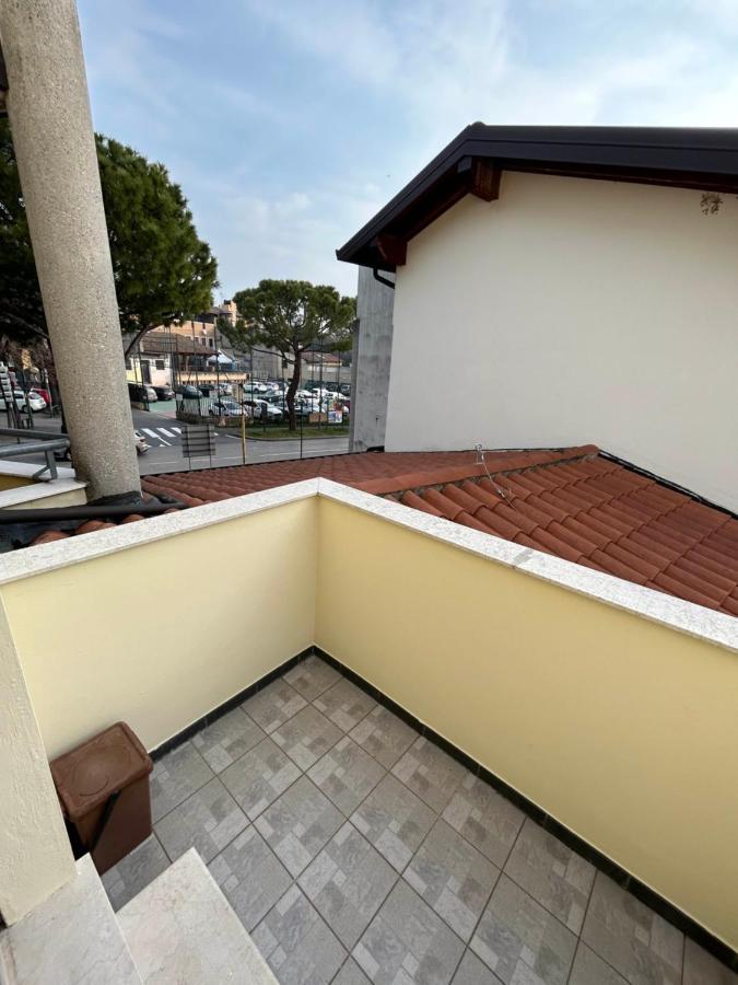 Ferienwohnung Marconi67 Desenzano del Garda Exterior foto