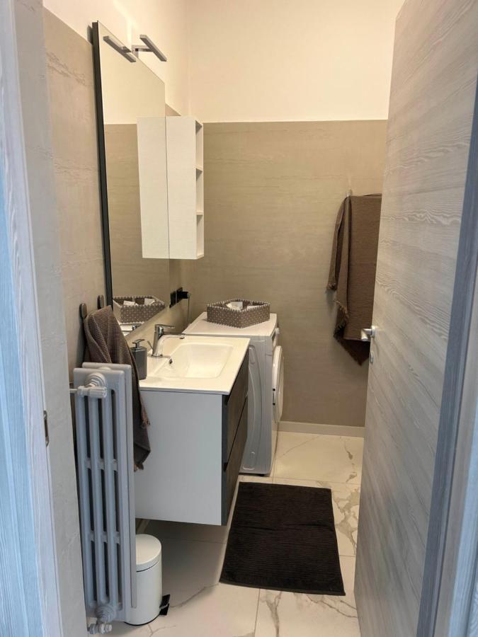 Ferienwohnung Marconi67 Desenzano del Garda Exterior foto