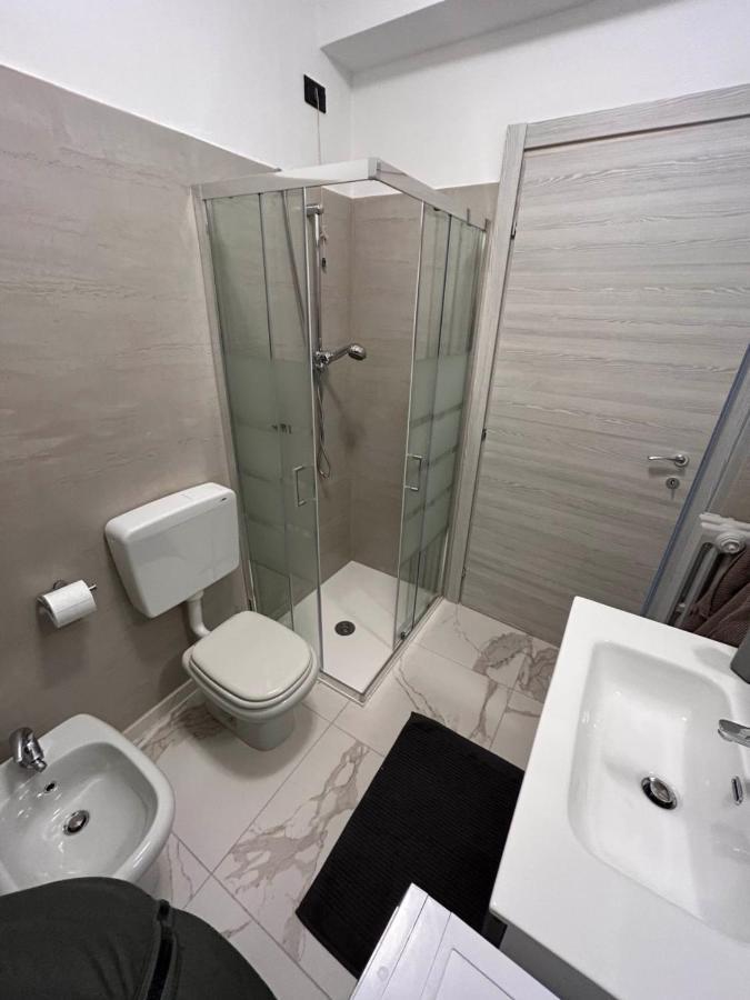 Ferienwohnung Marconi67 Desenzano del Garda Exterior foto